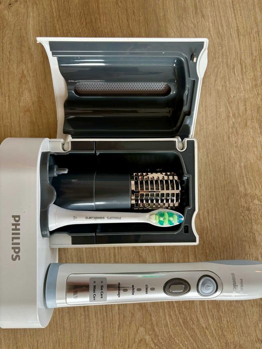 Periuta de Dinți Electrică Philips Sonicare 6160 + Stație Sanitizare