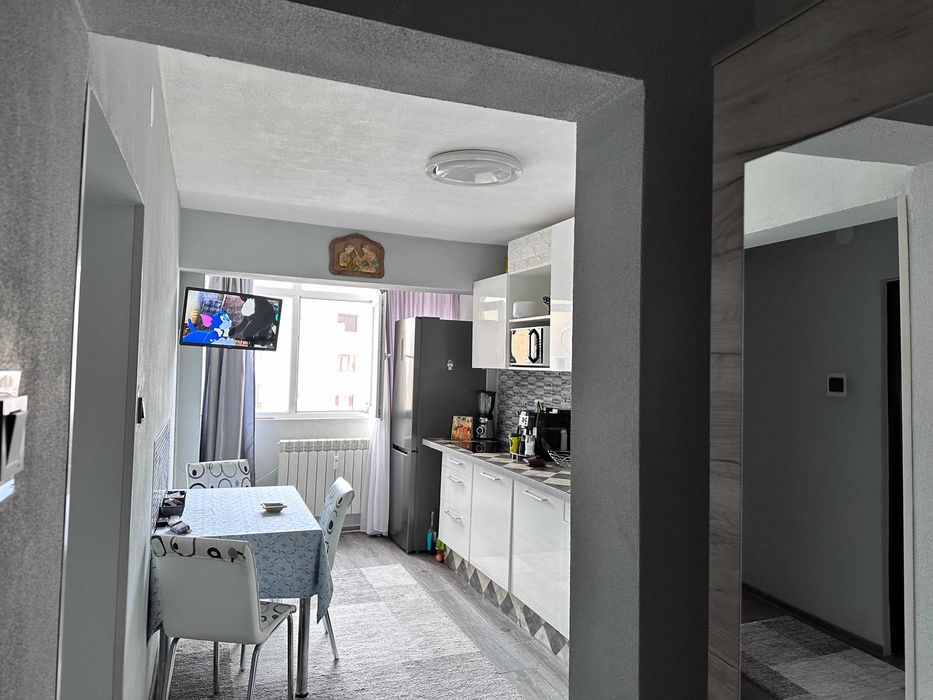 De vanzare apartament cu trei camere DROBETA TURNU SEVERIN