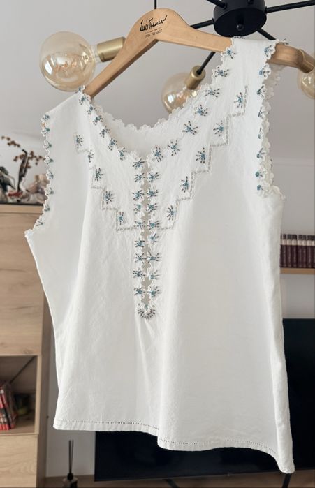 Bluză damă din pânză de cânepă, brodată manual cu mărgele, stil tradițional/boho