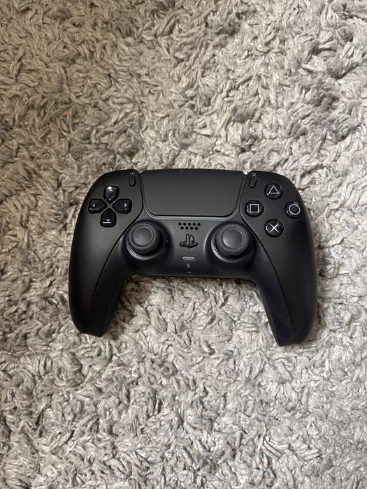 PlayStation 5 с два джойстика (фифа26 по пожелание се добавя)