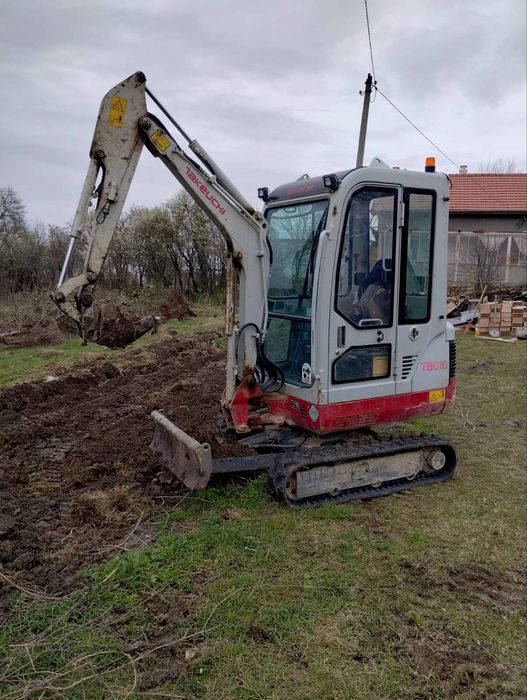 Самосвал с кран,мини багер и бобкат.