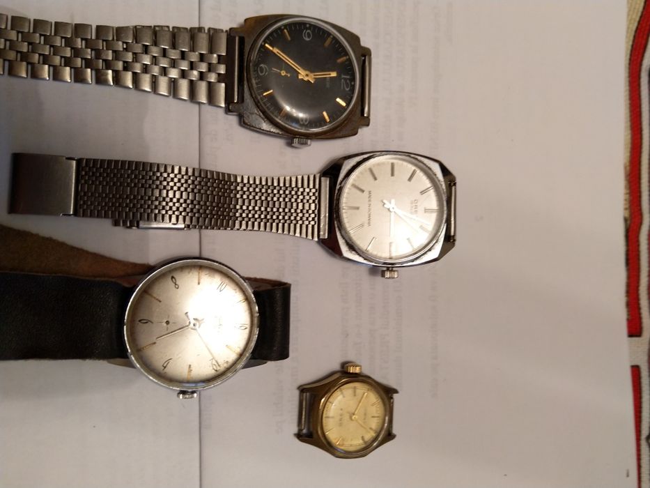 Ceas mecanic de masa, de mînă