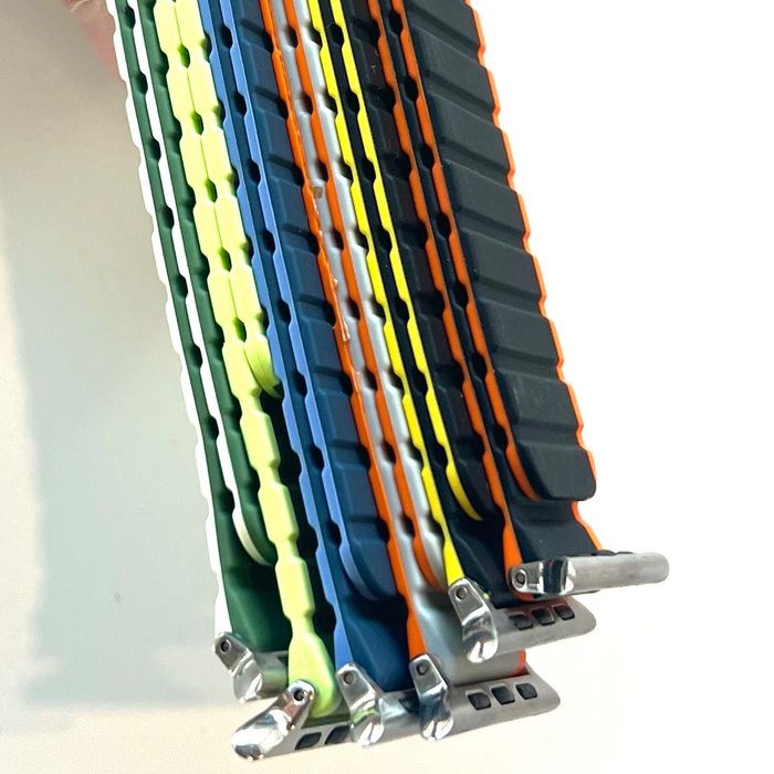 Двуцветна силиконова каишка с магнит за Apple Watch ULTRA/SE/11/10/9/8