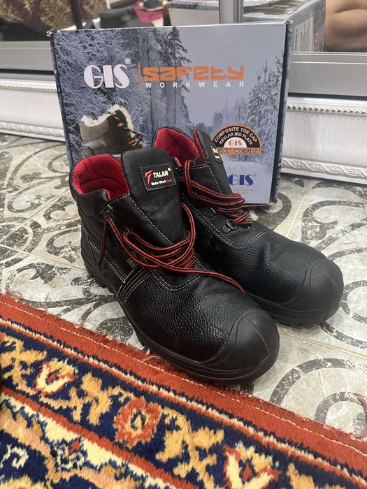 Продам новые Спец обуви