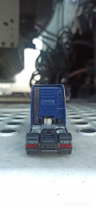 Камиончета 1/87. Volvo.