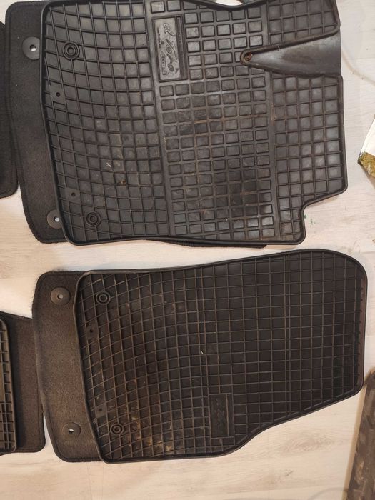 Vând set covorase textil și cauciuc Opel Astra H