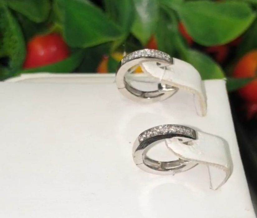 Серьги  с бриллиантами