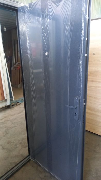 Дверь входная металлическая