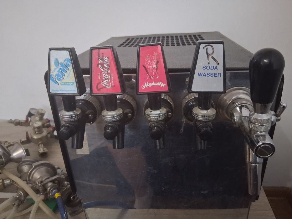 Vând dozator de suc bere și vin