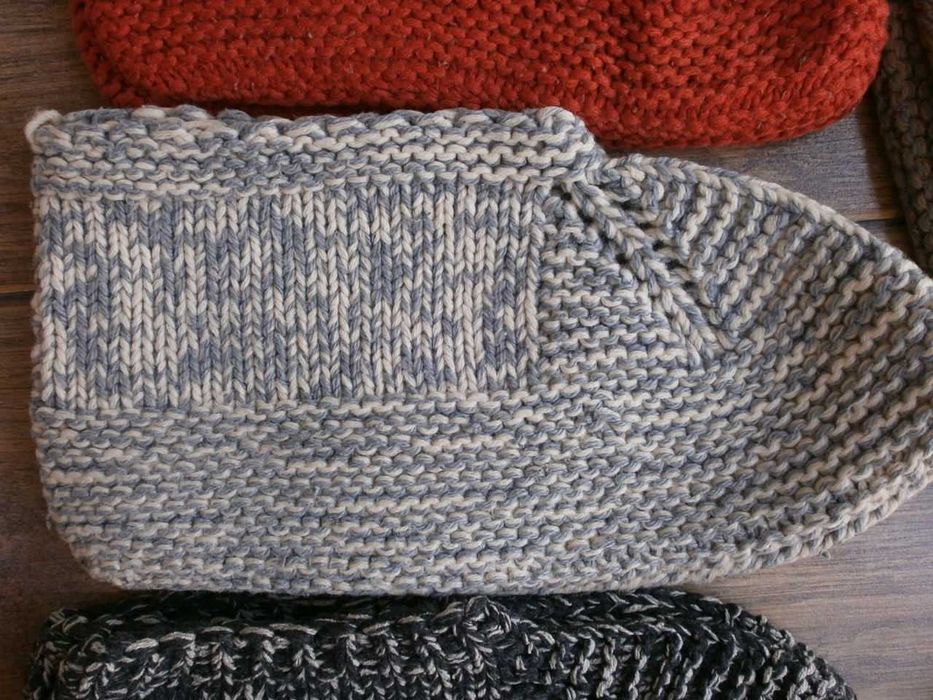 Мъжки Вълнени Чорапи №42-45 и Терлици №38-43 Ръчно Плетиво