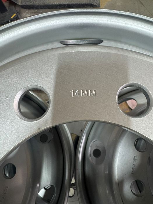 Зил диски 22.5 без камерка 14 мм толшина