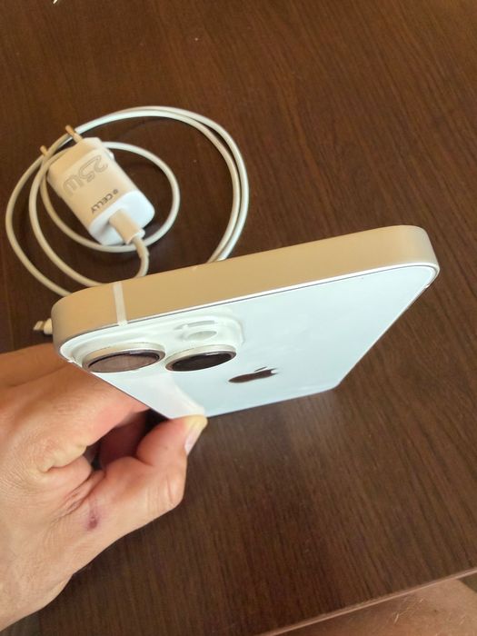 Продавам Iphone 14
