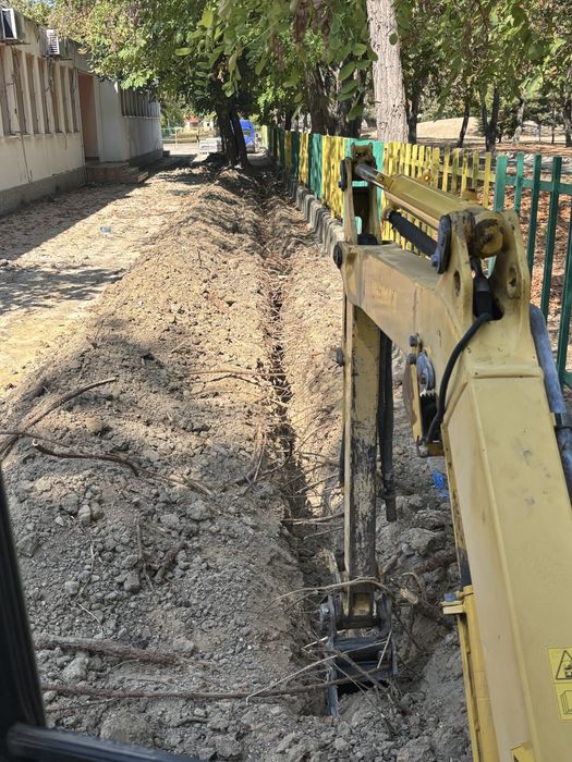 Изкопни услуги с мини багер
