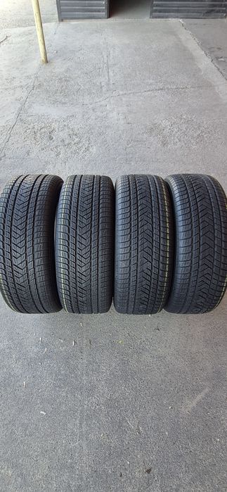 4 anvelope iarna ca noi Pirelli 325/55/22,dot 2024.Pret/bucata.