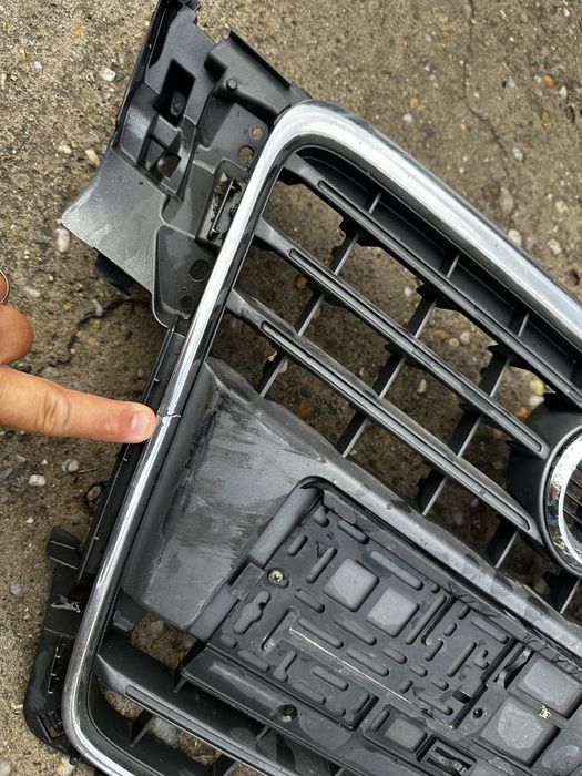 Grilă radiator audi a4.b8.8k0853651.