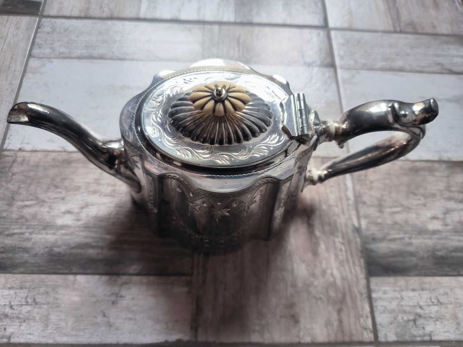 Посребрен английски чайник, 1872-1894 Henry Wilkinson,Sheffield-Антика
