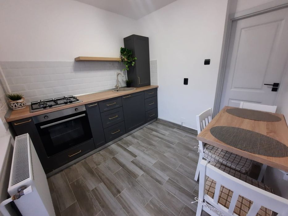 Închiriez apartament cu o camera