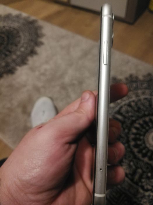 Vând iPhone 11 pentru piese