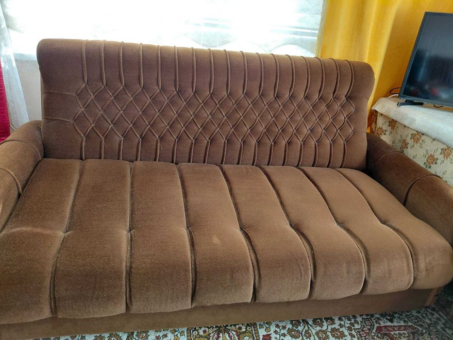 Разтегателен диван