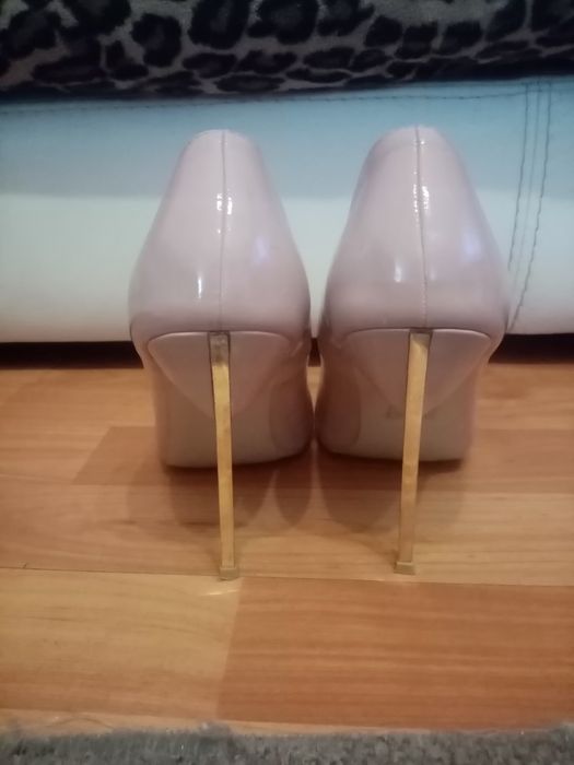 Pantofi stiletto nude rose