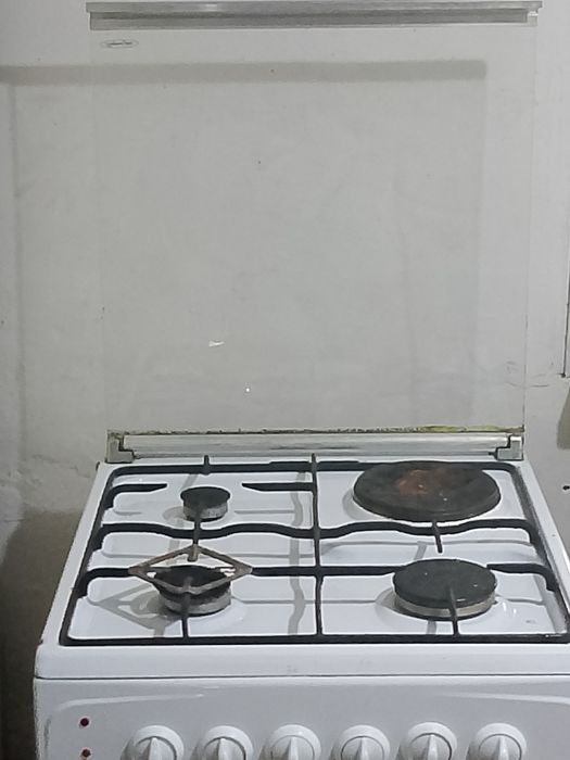 Продам газ плиту