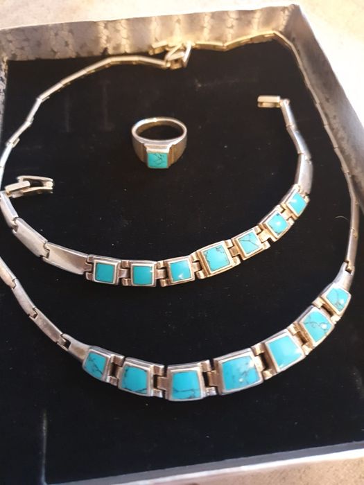 2 seturi turcoaz natural montat în argint, primite din Iraq