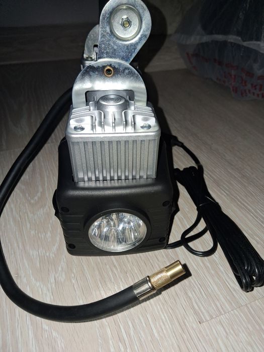 Насос двухпоршневой в кейсе.