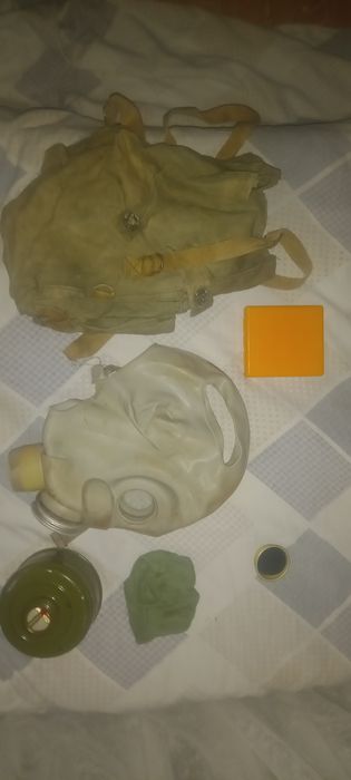 Продам противогаз и аи2