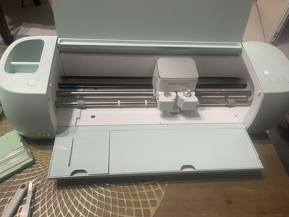 Режещ плотер Cricut explore 3