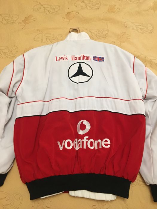 Фирменная куртка Мерседес-бенц.