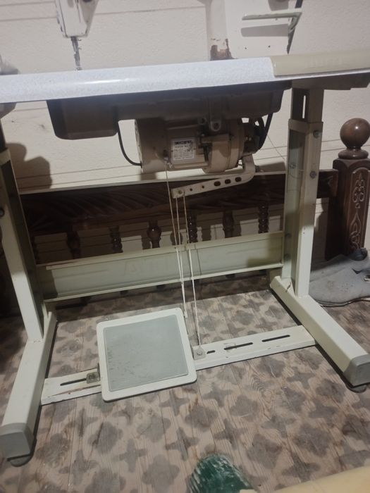 Тику машинаси. Кам ишлатилган. Холат яхши.