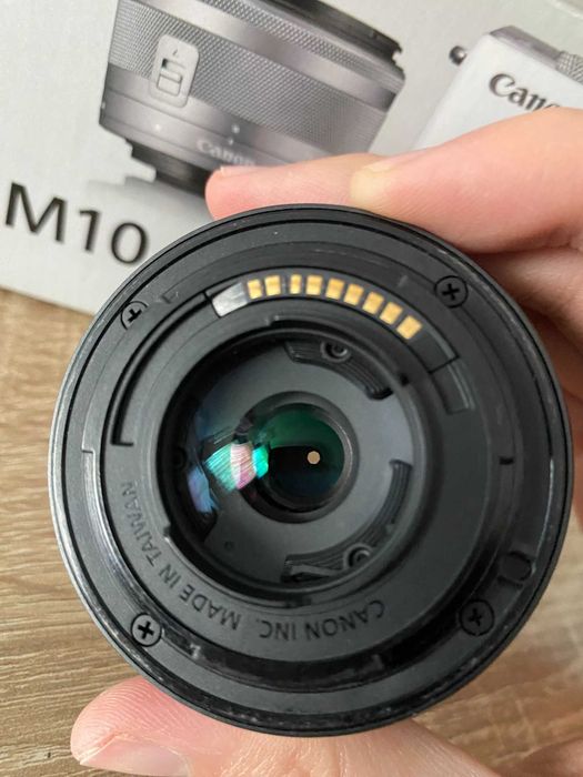 Canon EOS M10, obiectiv kit 15-45mm + obiectiv sigma 30mm