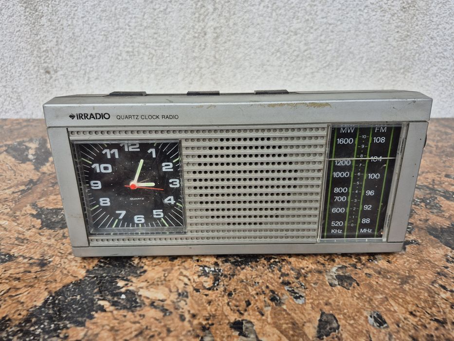 Radio cu ceas  irradio CQR-10 made in Italy