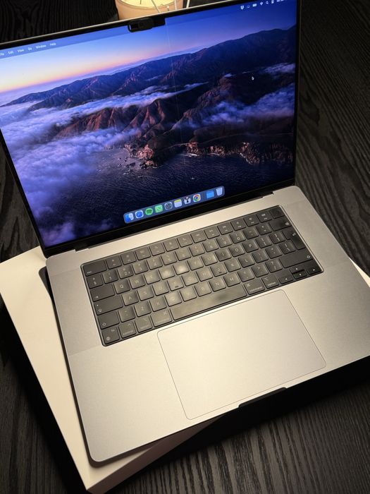 Macbook pro 2021 M1 16 inch