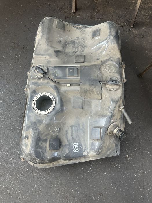 Бензобак на Камри 55