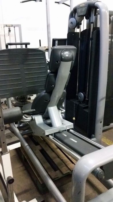 Depozit aparate fitness technogym