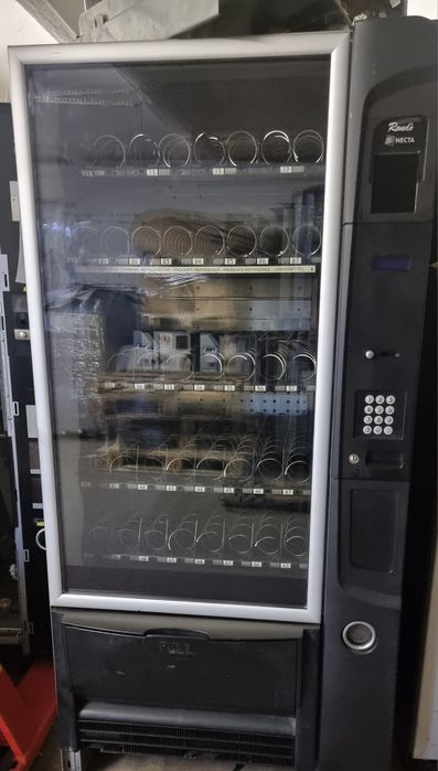 Automat/tonomat snack vending