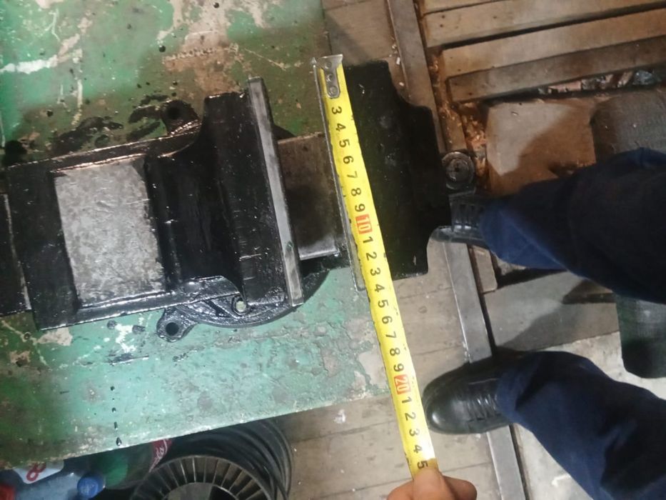 Тиски мощные металические