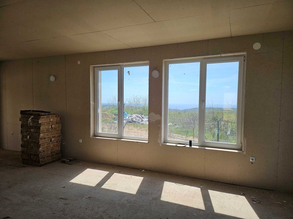 Къща с четири спални - ново стройтелство