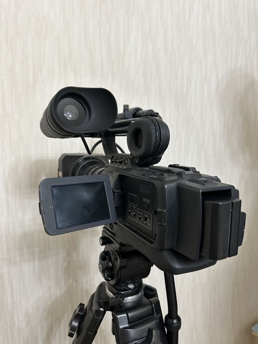 Профессиональная Видеокамера JVC proHD