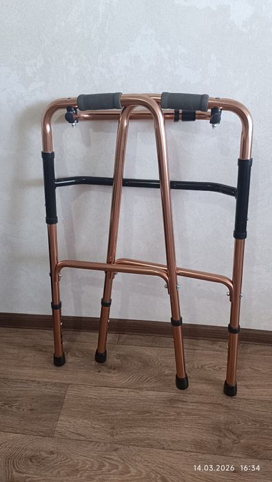 Продам  ходунки в хорошем состоянии