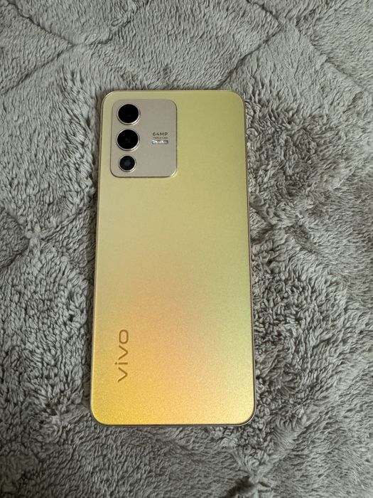 Продам смартфон Vivo V23 128gb