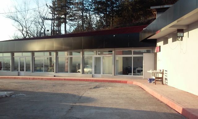 Дава се под наем Магазин в Свиленград - 100 кв.м за 765 € - Снимка #2