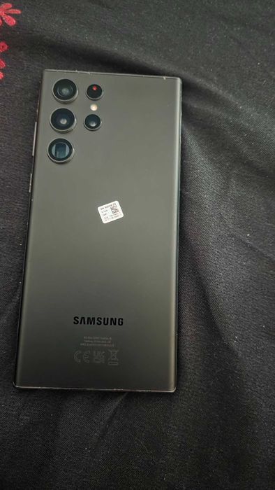 Samsung Galaxy S 22 Ultra без драскотина или дори петънце