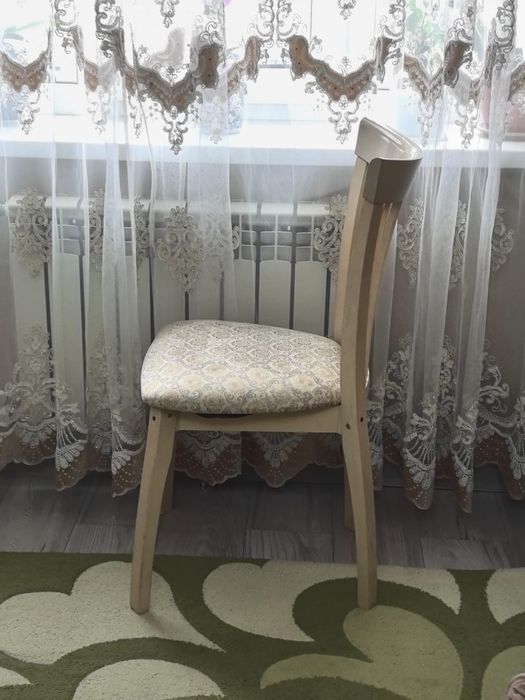 Стулья деревянные