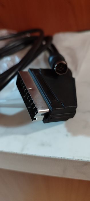 кабели и преходници за свързване на видео компоненти