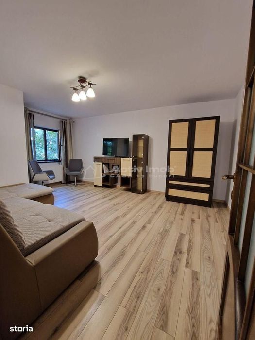 2 cam Drumul Sarii-  Liceul Ion Barbu, str. Nabucului, parcare