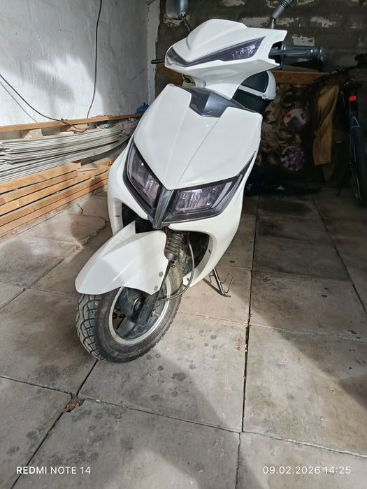 Продаю скутер LI YA M8 [2024)