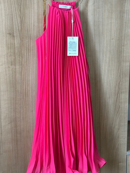 Рокля Lara -розова