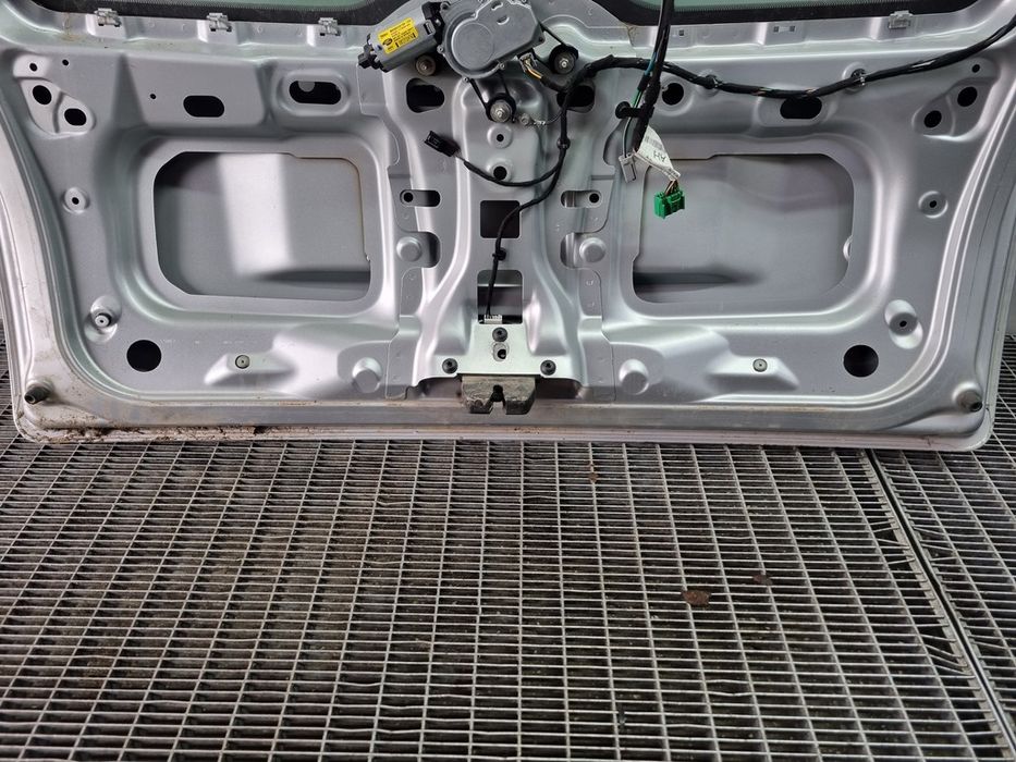 Задна врата със заден прозорец Land Rover F